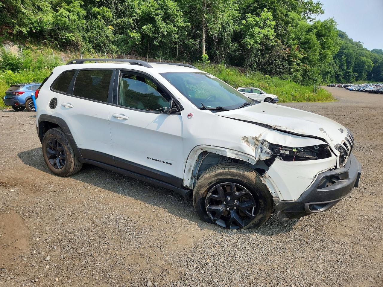 2015 Jeep Cherokee Trailhawk - Image 4