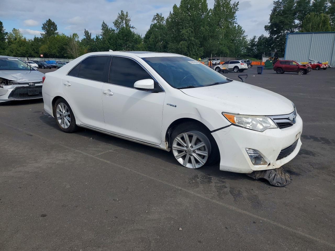 2012 Toyota Camry Hybrid Xle - Image 4