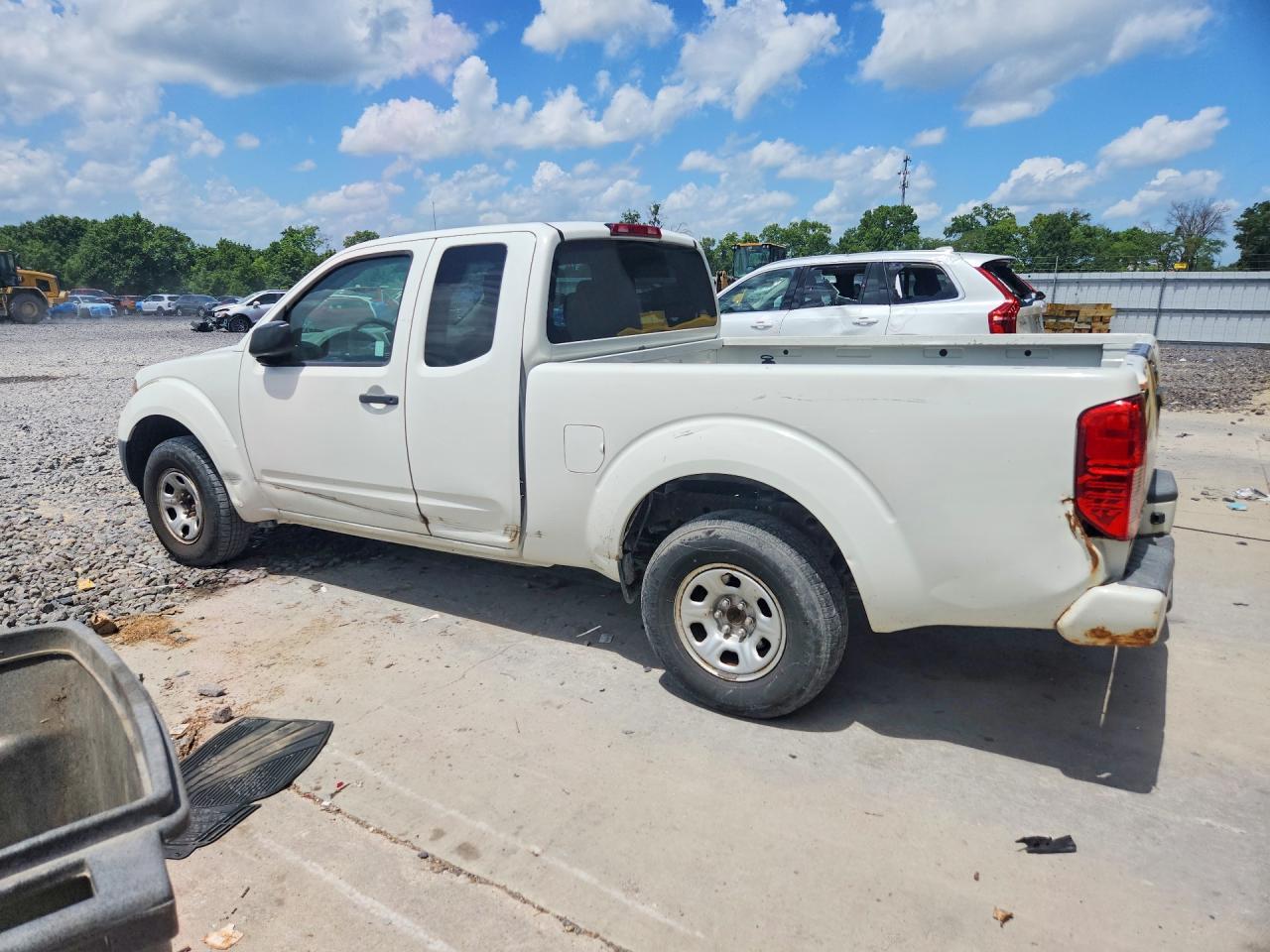2017 Nissan Frontier S - Image 2