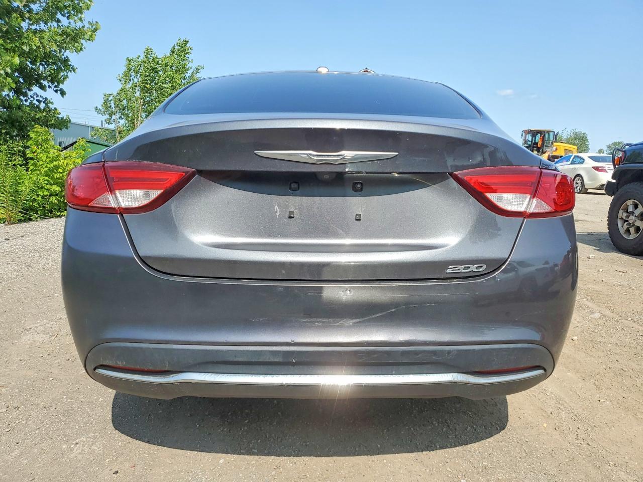2015 Chrysler 200 Limited - Image 6