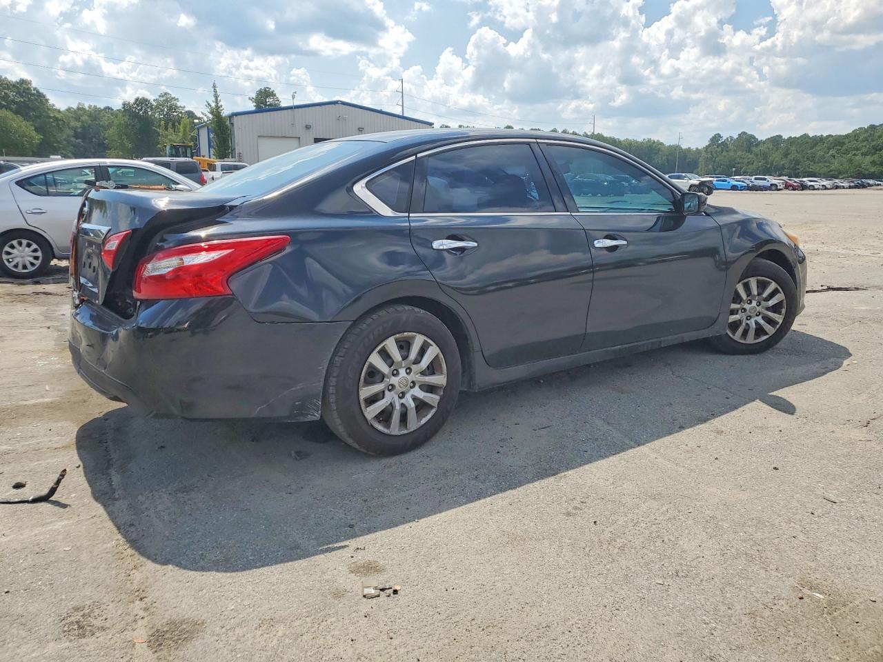 2017 Nissan Altima 2.5 S - Image 3