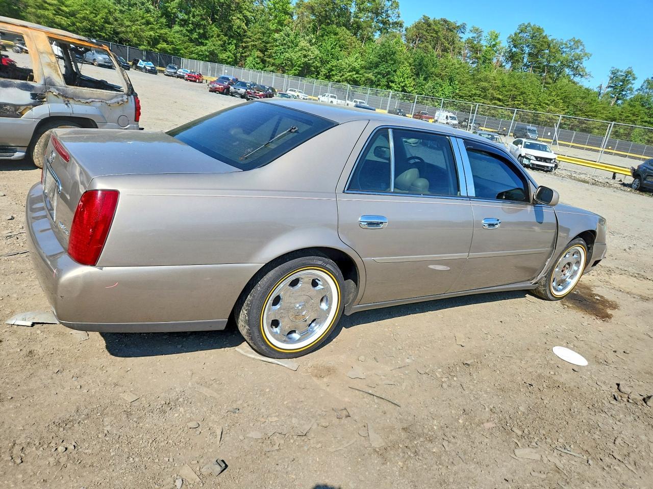 2002 Cadillac Deville - Image 3