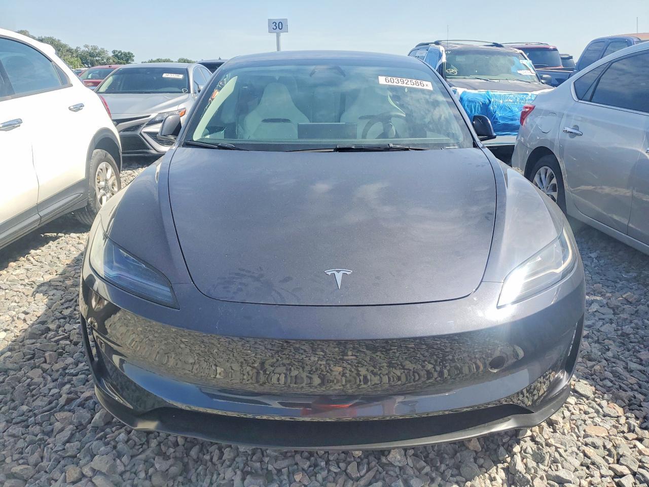 2024 Tesla Model 3 - Image 5