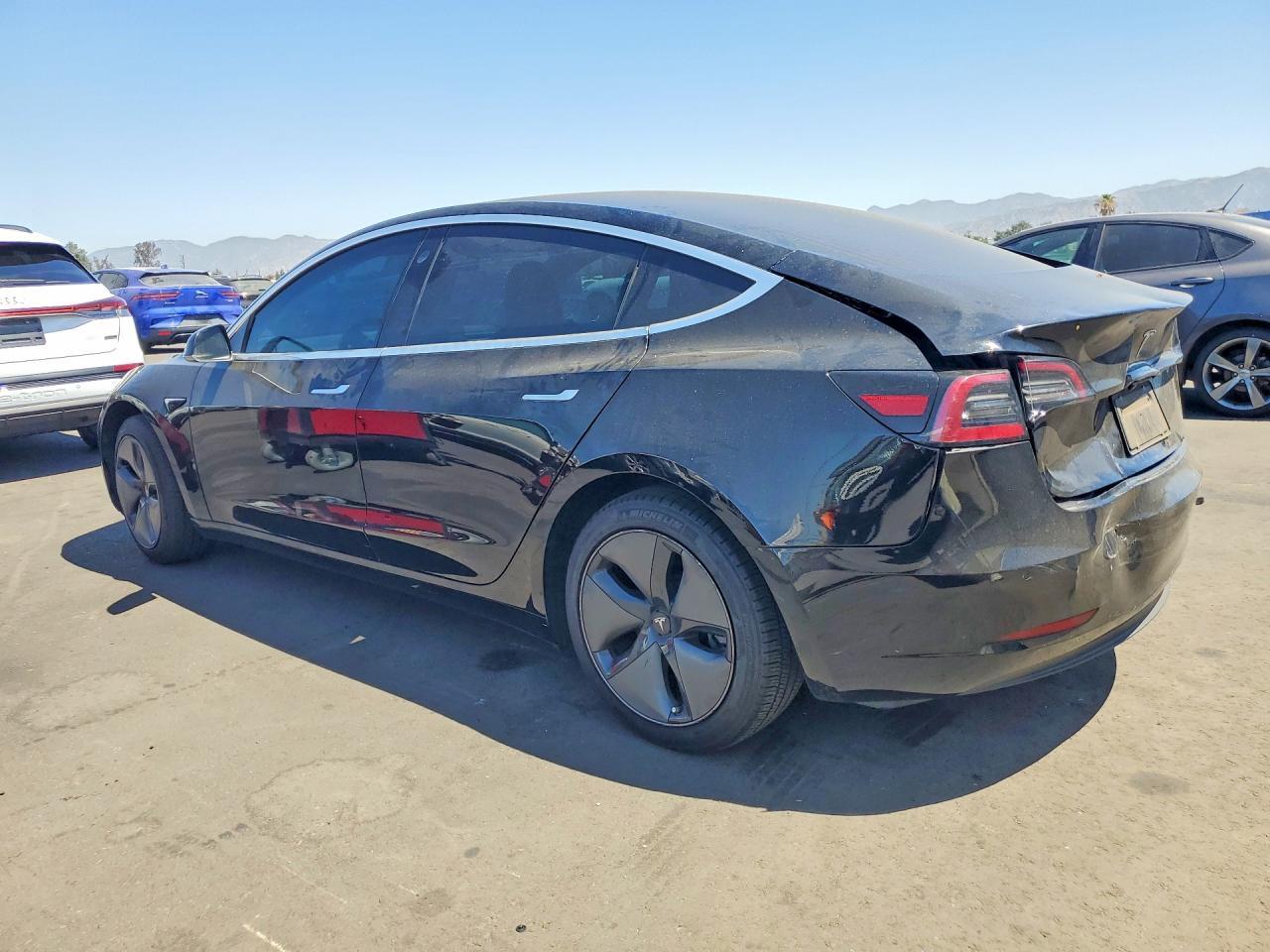 2019 Tesla Model 3 - Фото 2