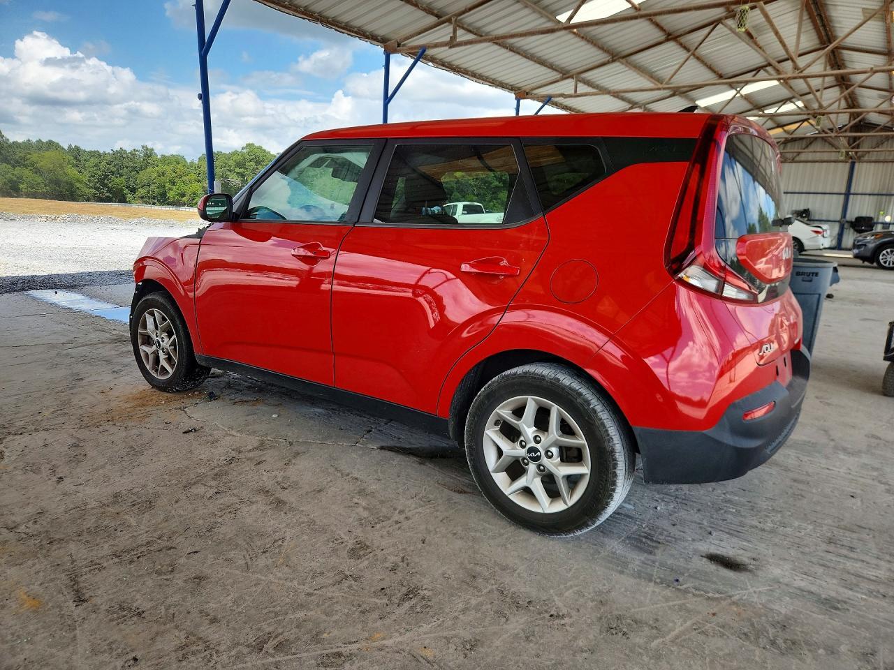 2022 Kia Soul S - Image 2