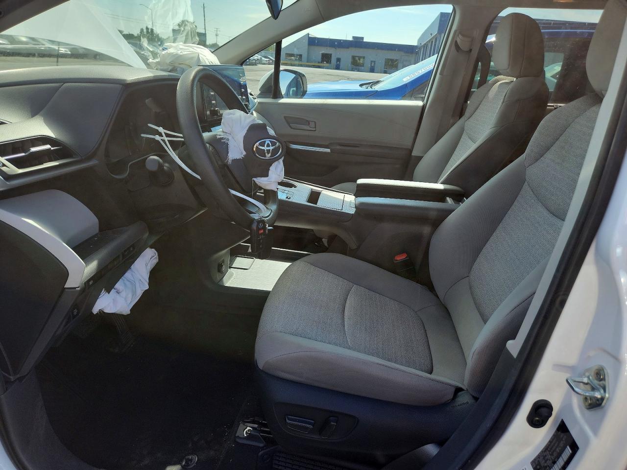 2024 Toyota Sienna Le - Фото 7