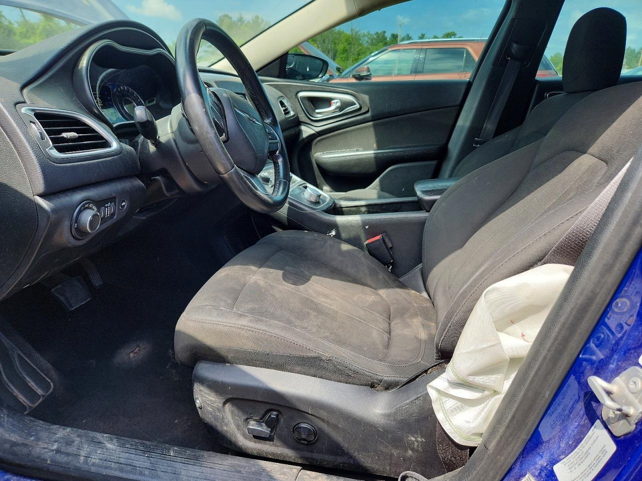 2016 Chrysler 200 Limited - Image 7