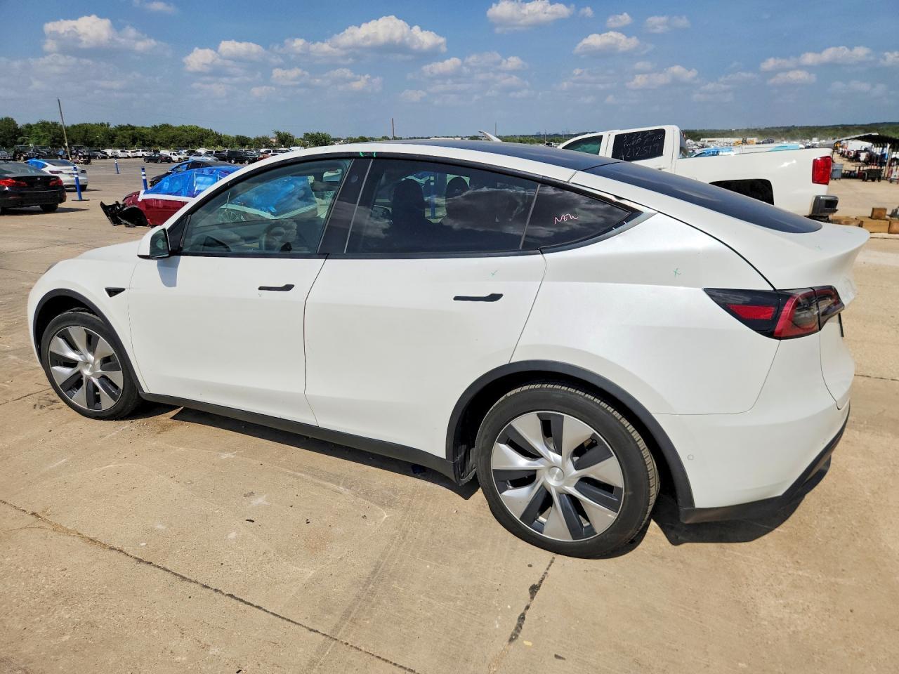 2021 Tesla Model Y - Image 2