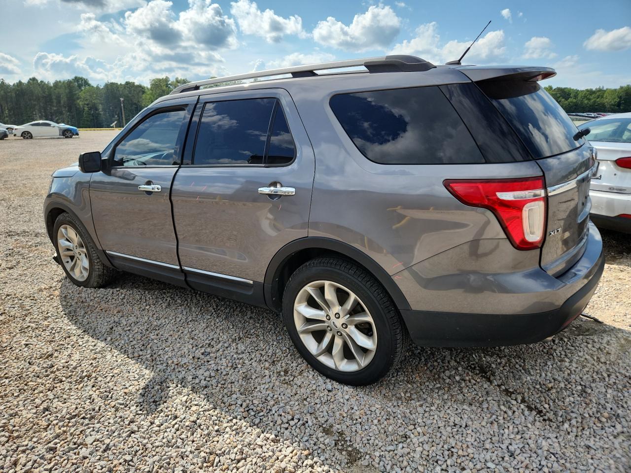 2012 Ford Explorer Xlt - Image 2
