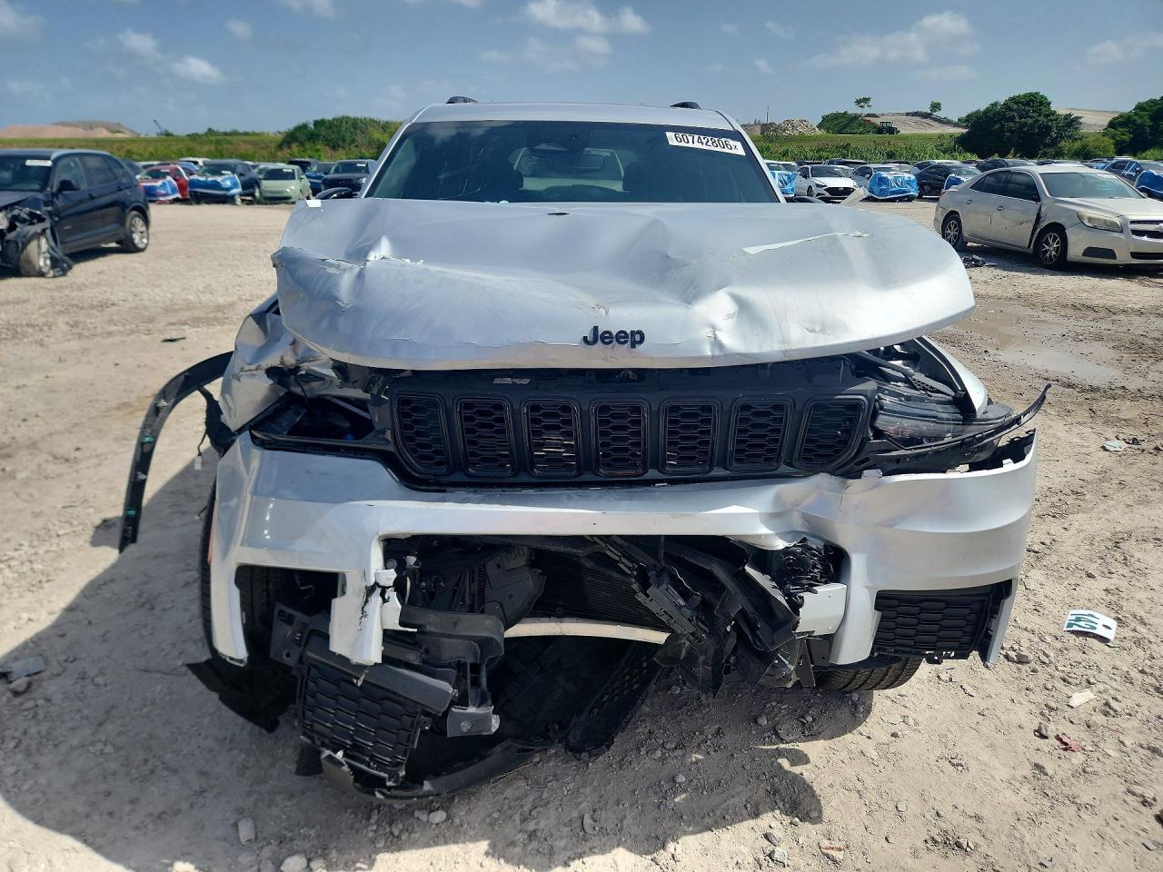 2023 Jeep Grand Cherokee L Laredo/L Altitude - Фото 5