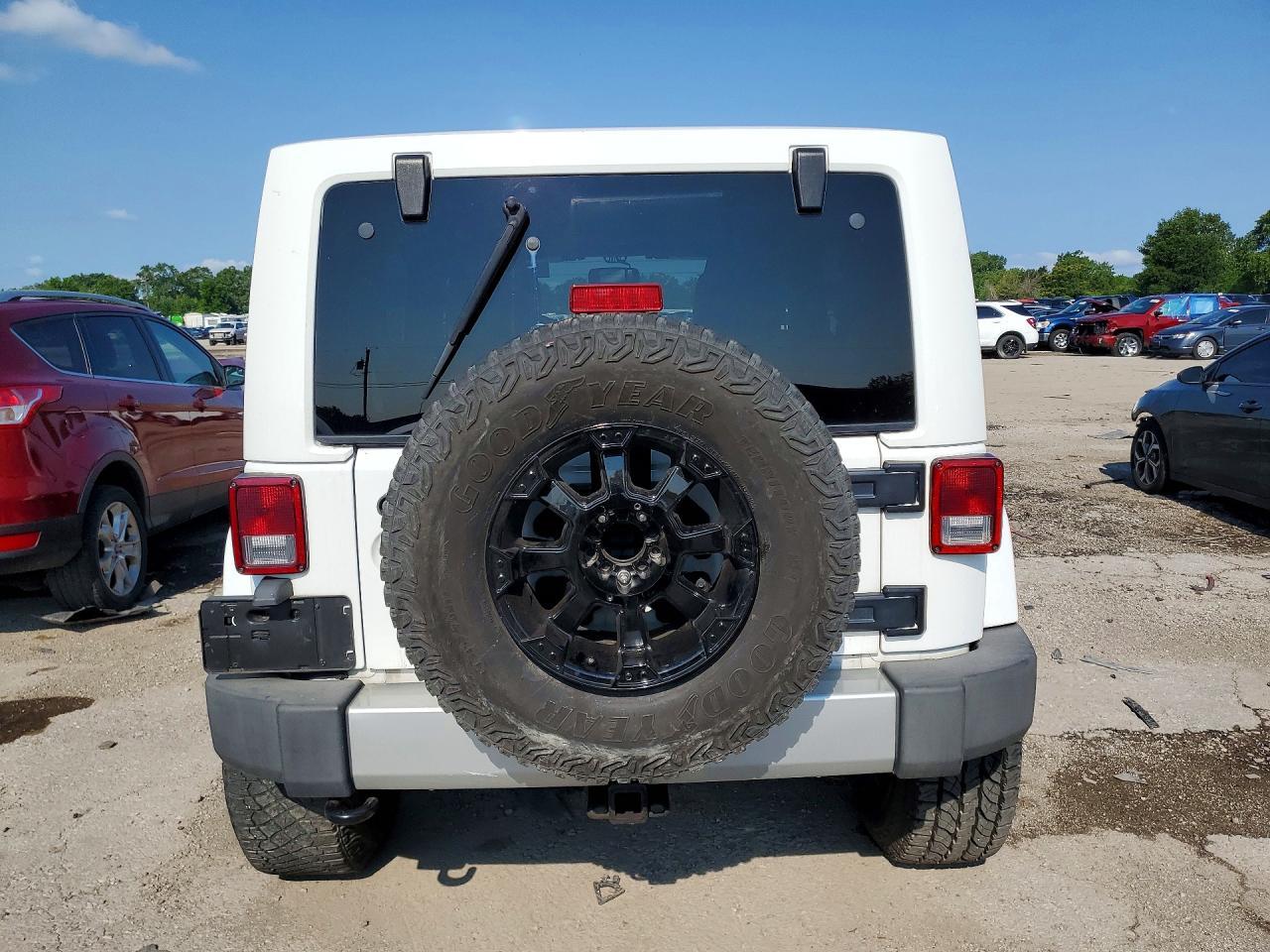 2014 Jeep Wrangler Unlimited Sahara - Фото 6