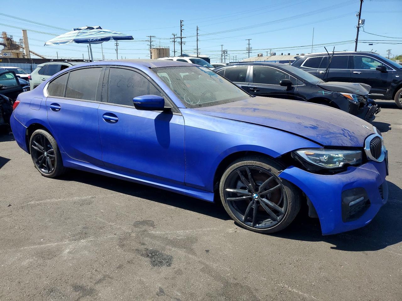 2020 BMW 330I - Фото 4