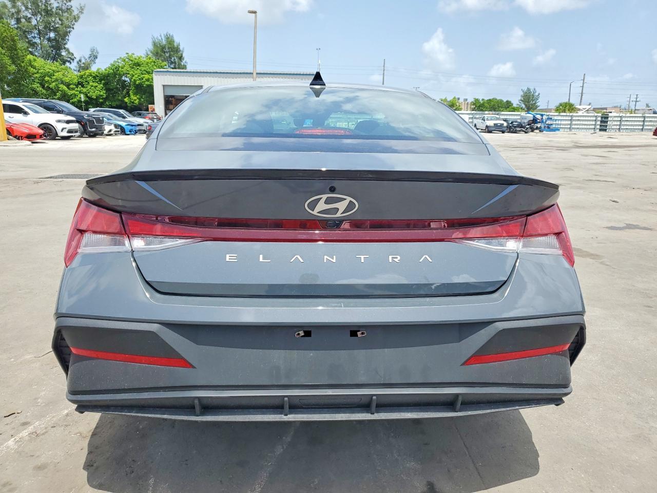 2025 Hyundai Elantra Sel Sport - Фото 6