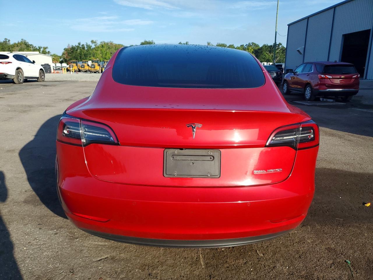 2020 Tesla Model 3 - Фото 6