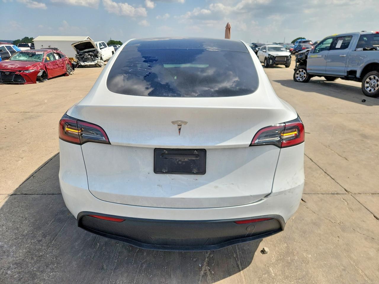 2024 Tesla Model Y - Image 6