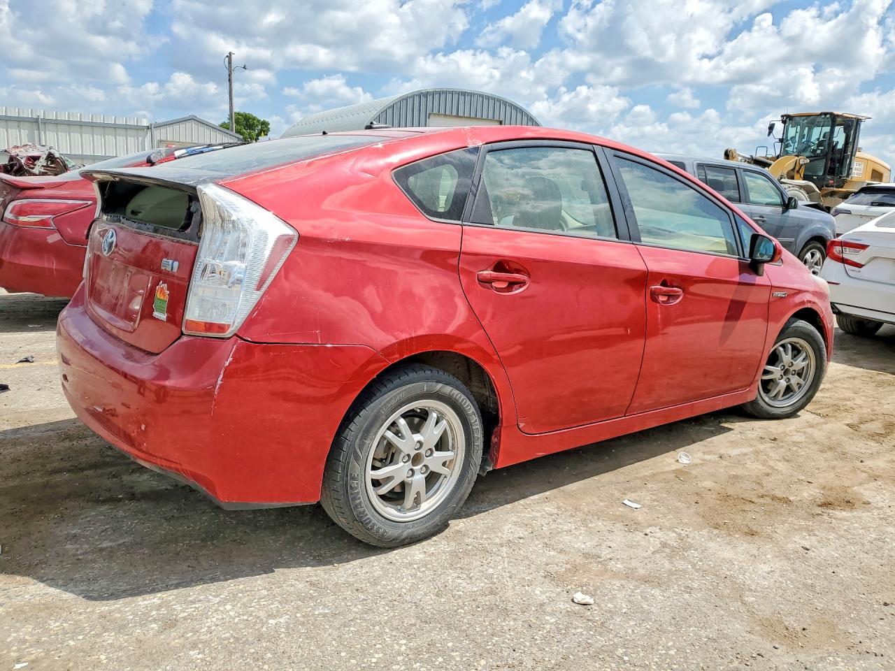 2011 Toyota Prius Three - Фото 3