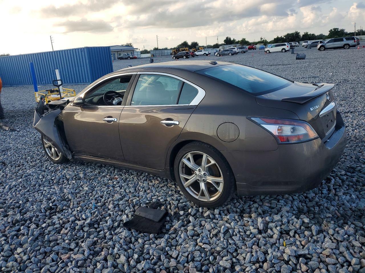 2012 Nissan Maxima 3.5 S - Image 2