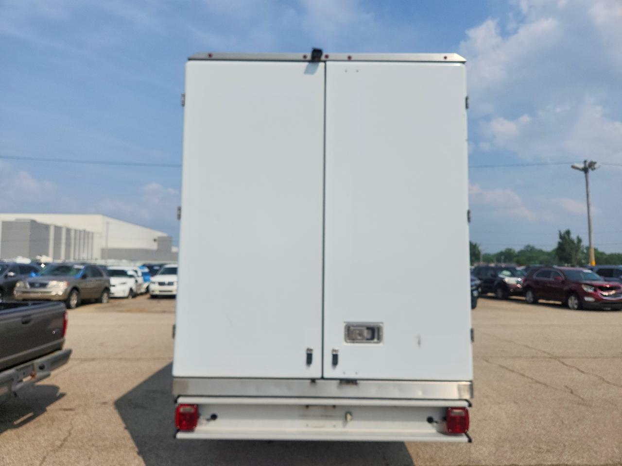 2020 Ford Transit Delivery Truck - Image 6