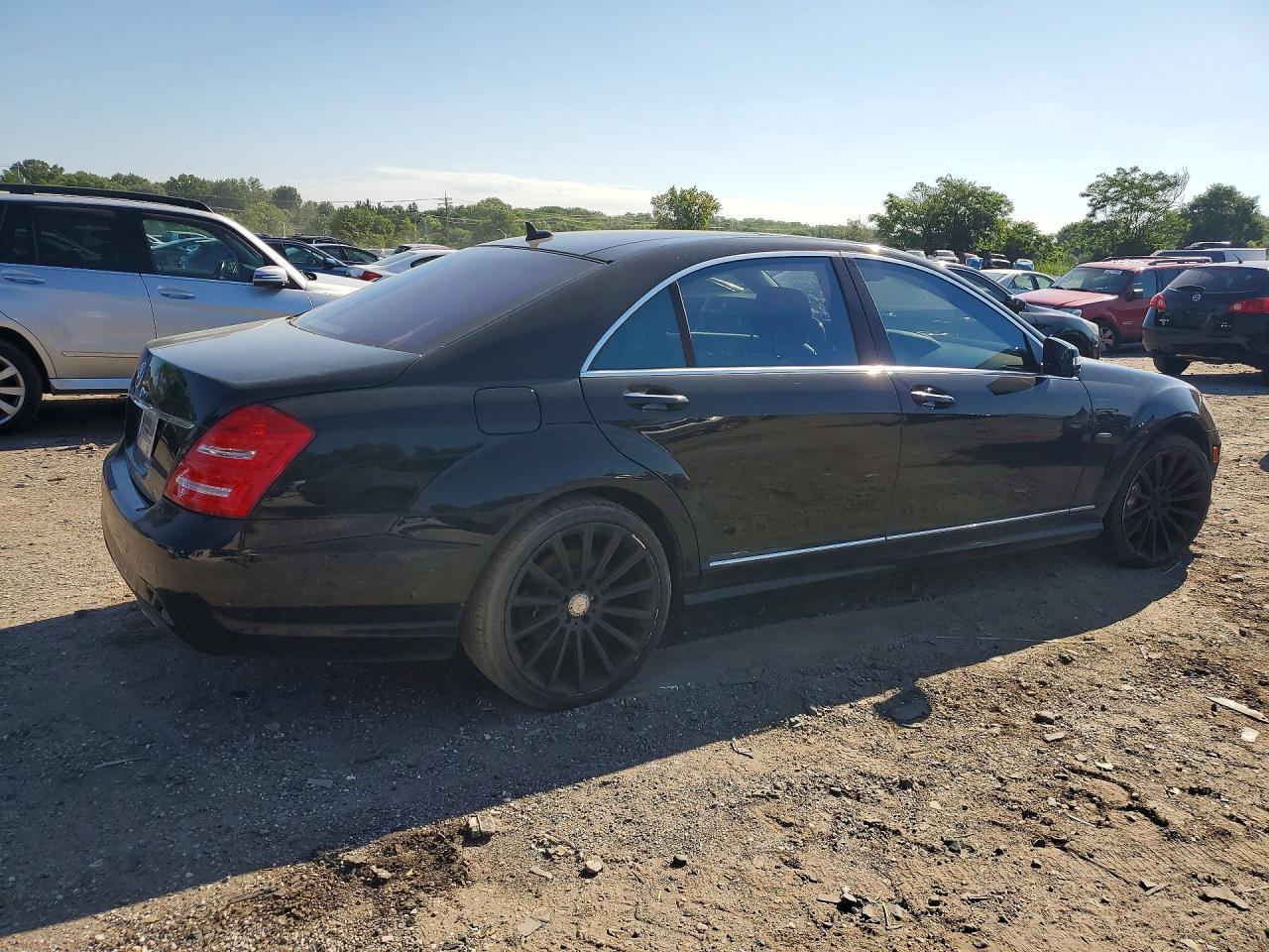 2011 Mercedes-Benz S 400 - Фото 3