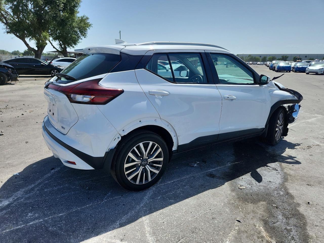 2024 Nissan Kicks Sv - Image 3