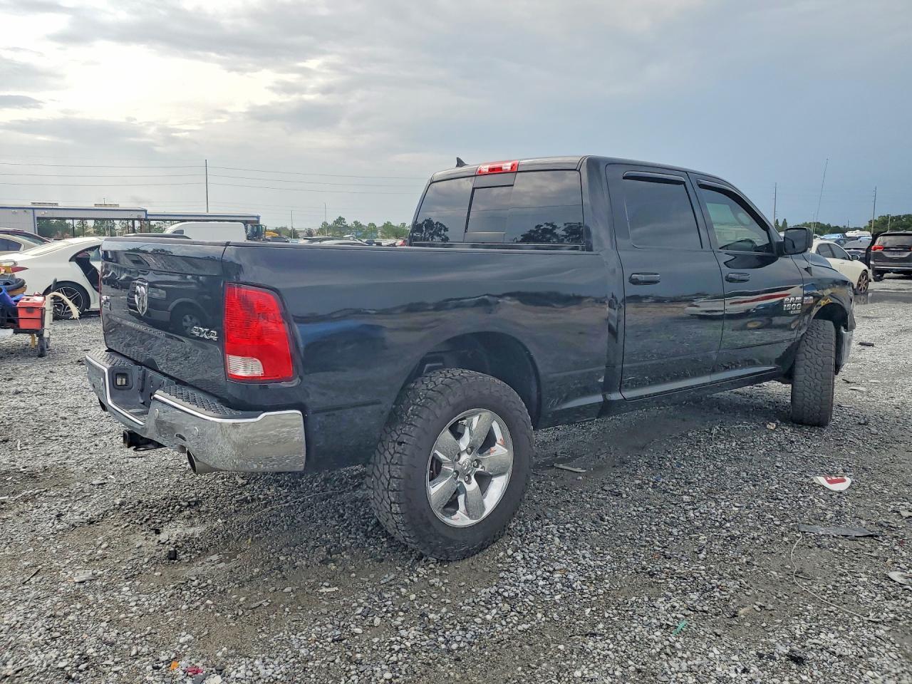 2019 Ram 1500 Classic Slt - Image 3