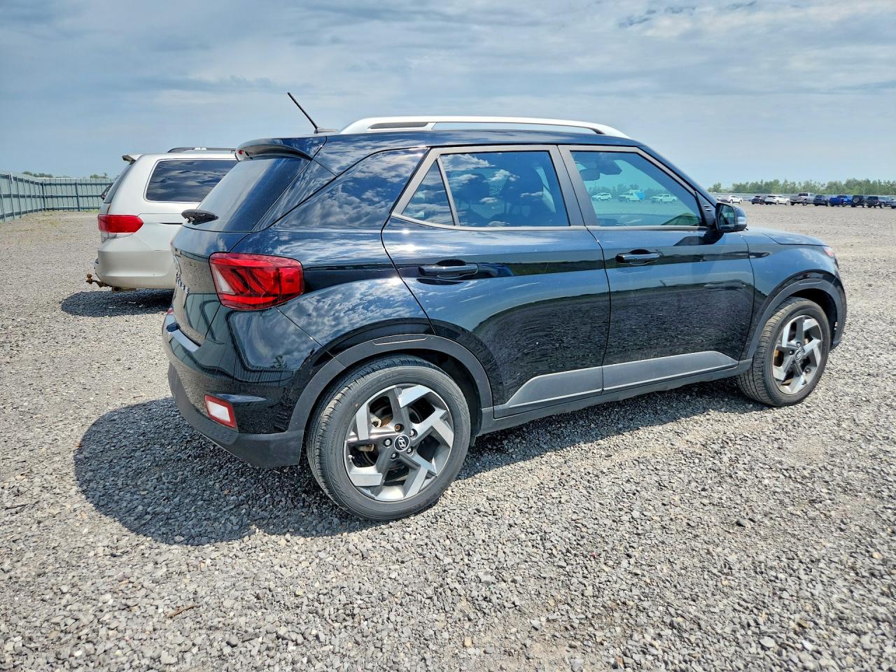 2024 Hyundai Venue Sel - Image 3