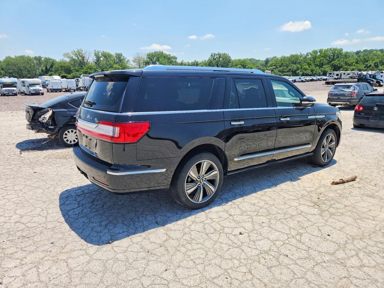 2019 Lincoln Navigator L Reserve - Image 3