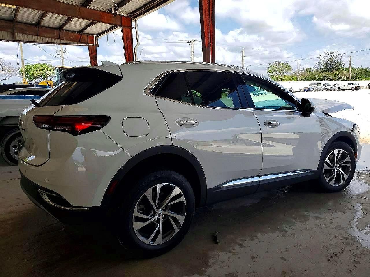 2022 Buick Envision Essence - Фото 3
