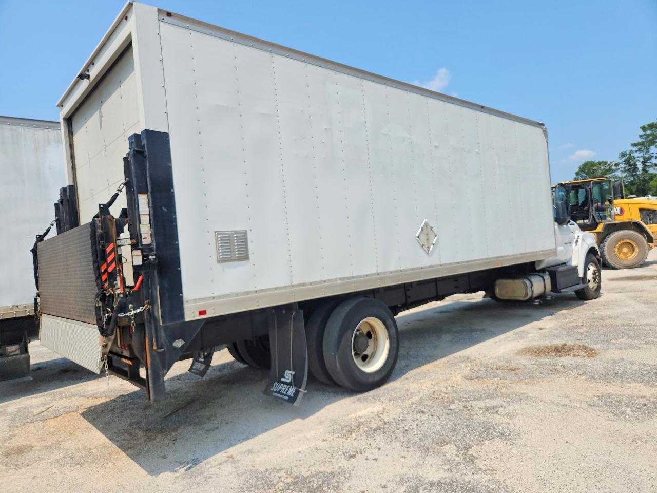 2019 Ford F750 Super Duty Box Truck - Image 3