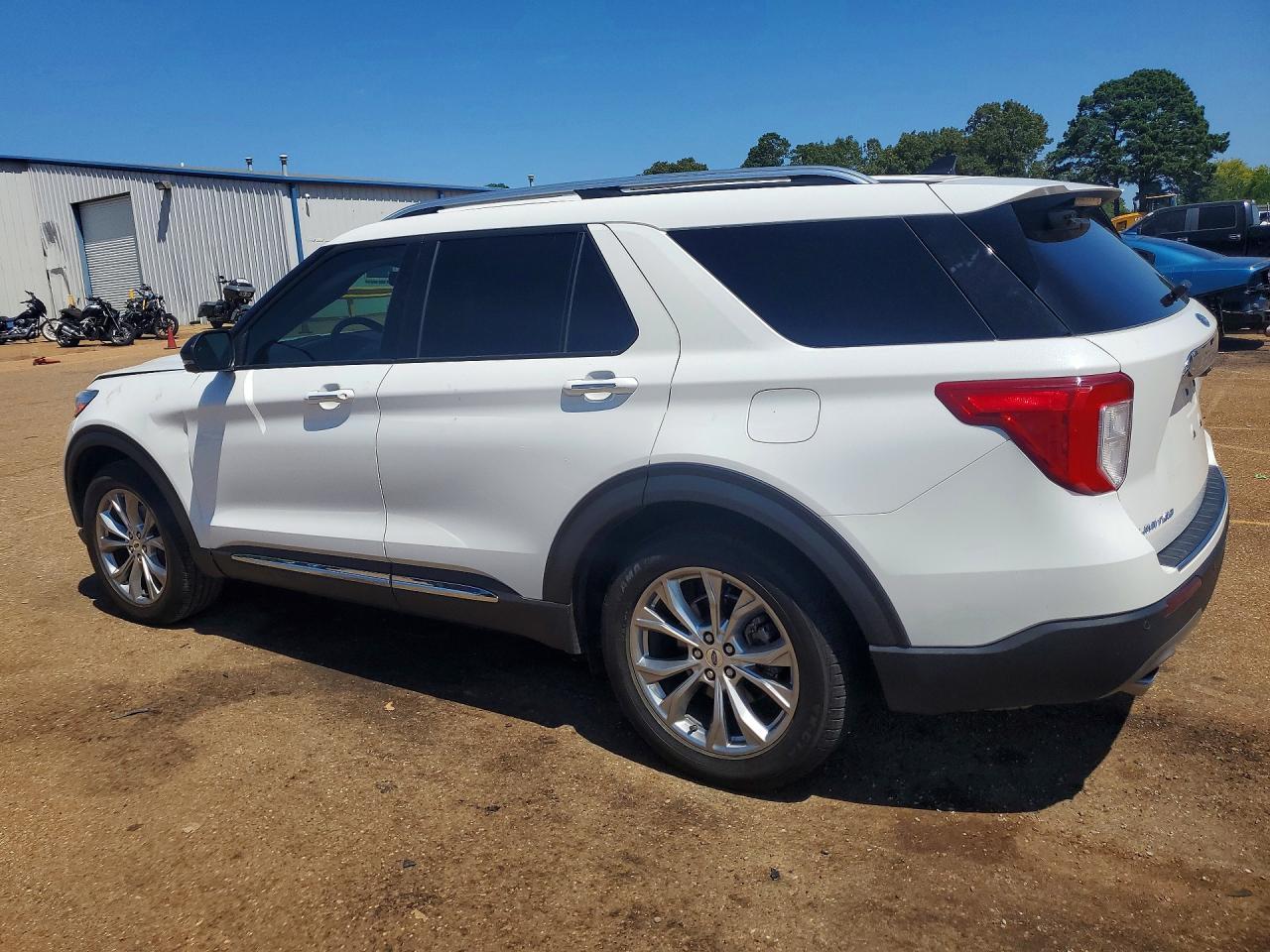 2022 Ford Explorer Limited - Image 2