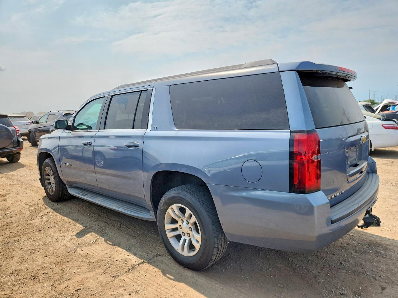 2016 Chevrolet Suburban C1500 Lt - Фото 2