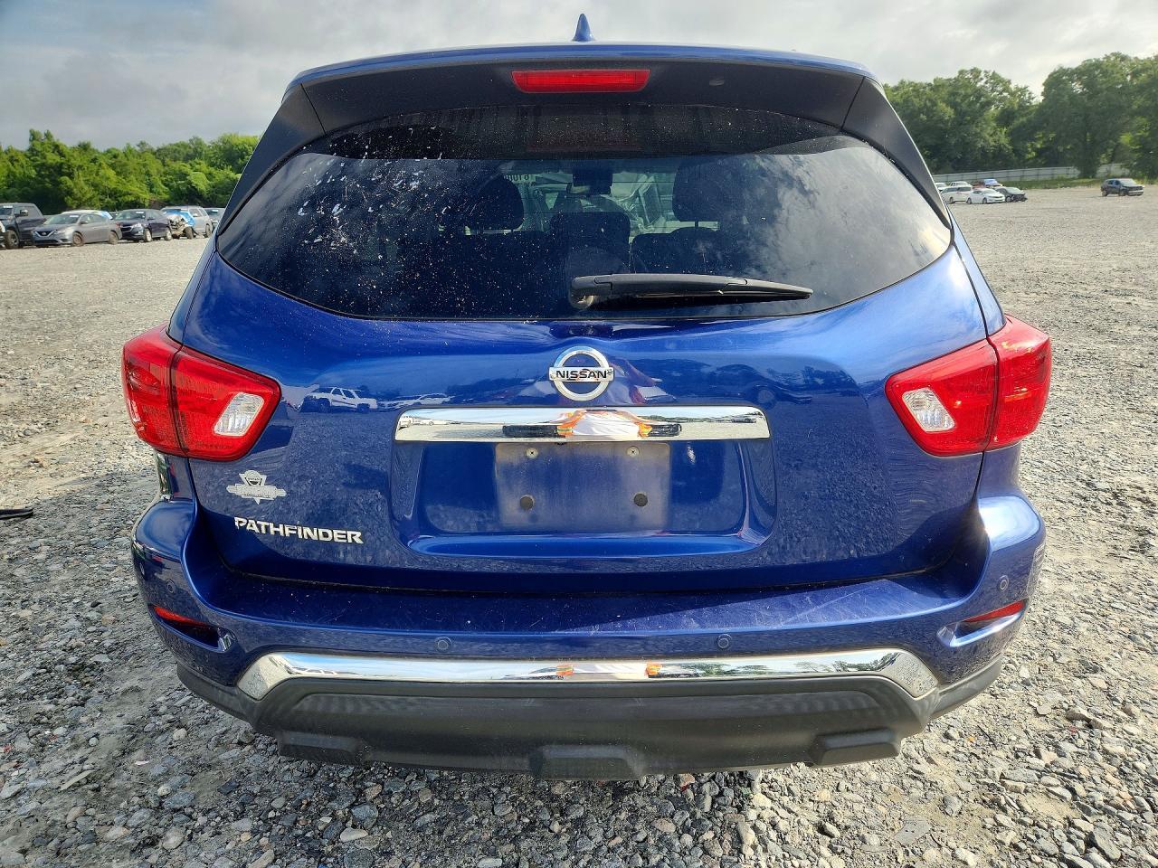 2019 Nissan Pathfinder S - Фото 6