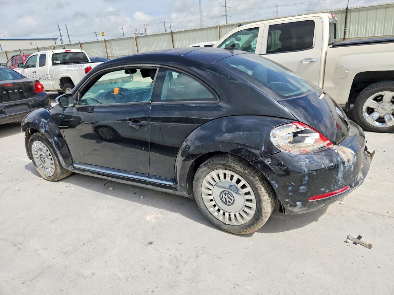 2013 Volkswagen Beetle - Image 2