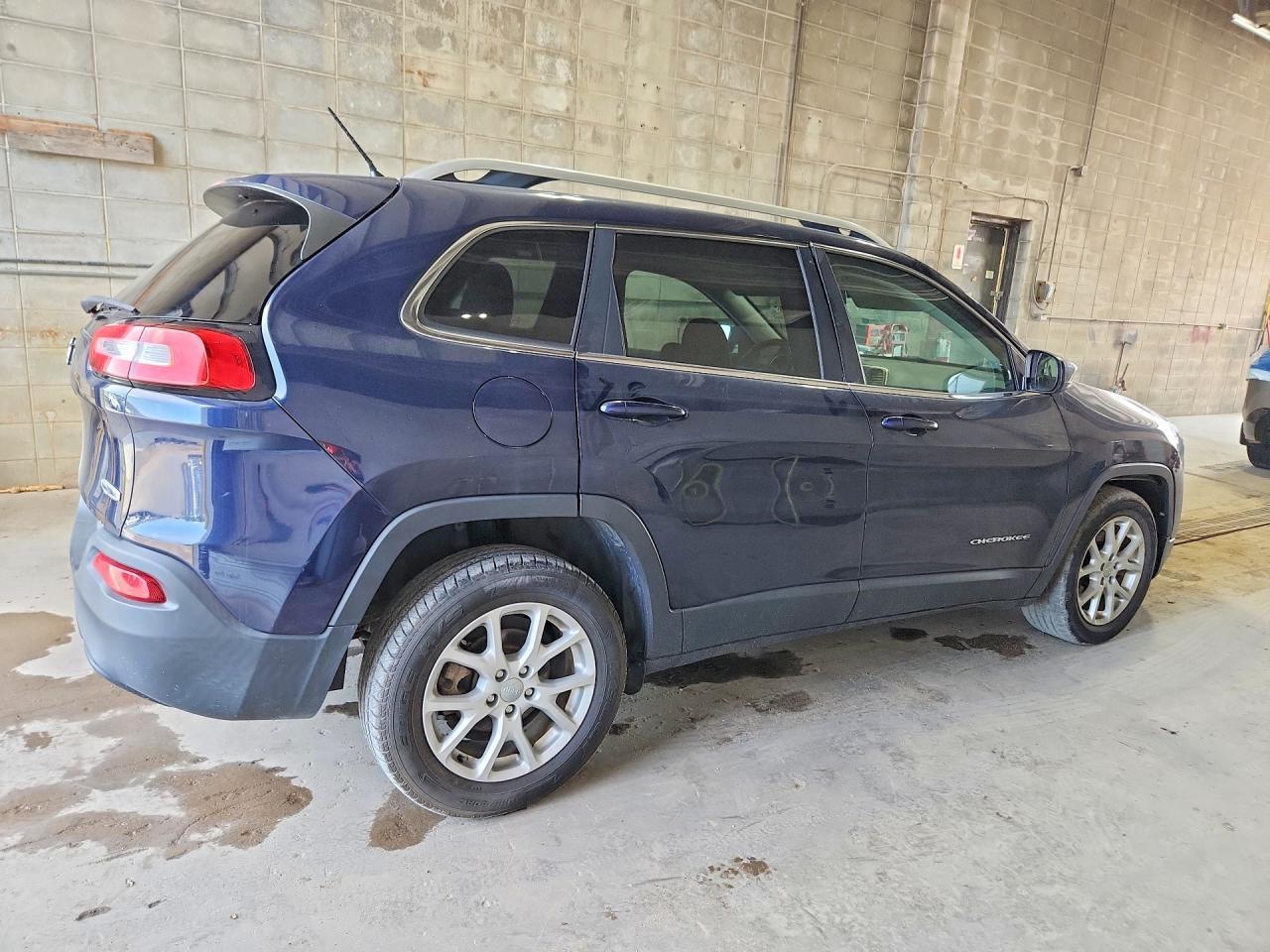 2015 Jeep Cherokee Latitude - Image 3