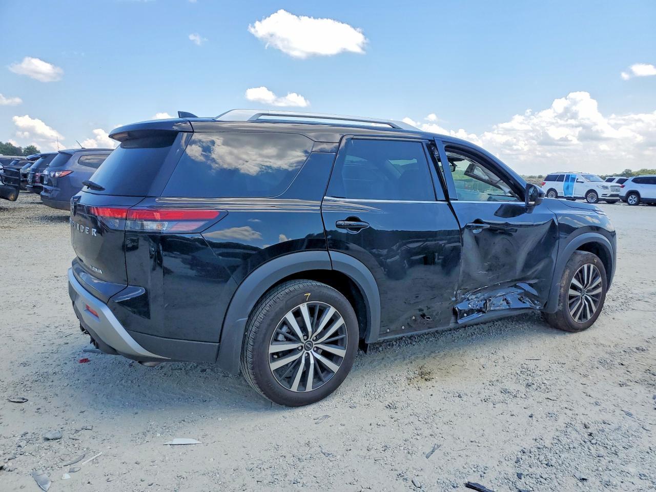 2025 Nissan Pathfinder Platinum - Фото 3