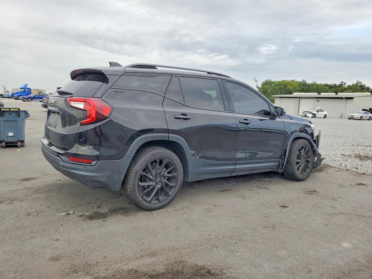 2023 GMC Terrain Slt - Image 3
