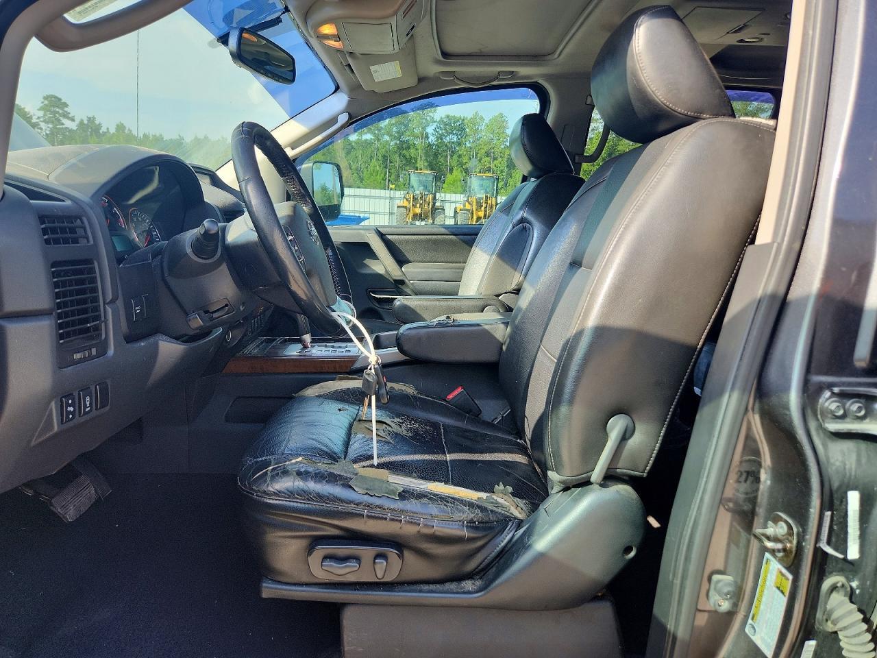 2010 Nissan Titan Se - Фото 7