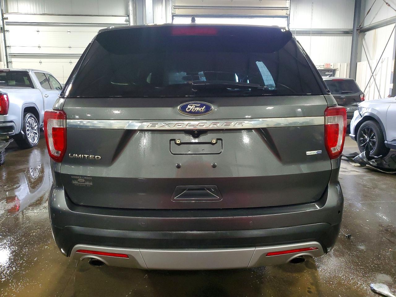 2016 Ford Explorer Limited - Image 6