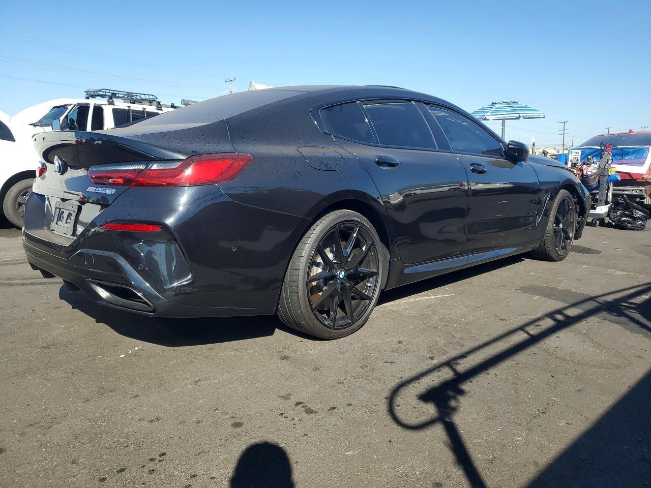 2025 BMW M850Xi - Фото 3