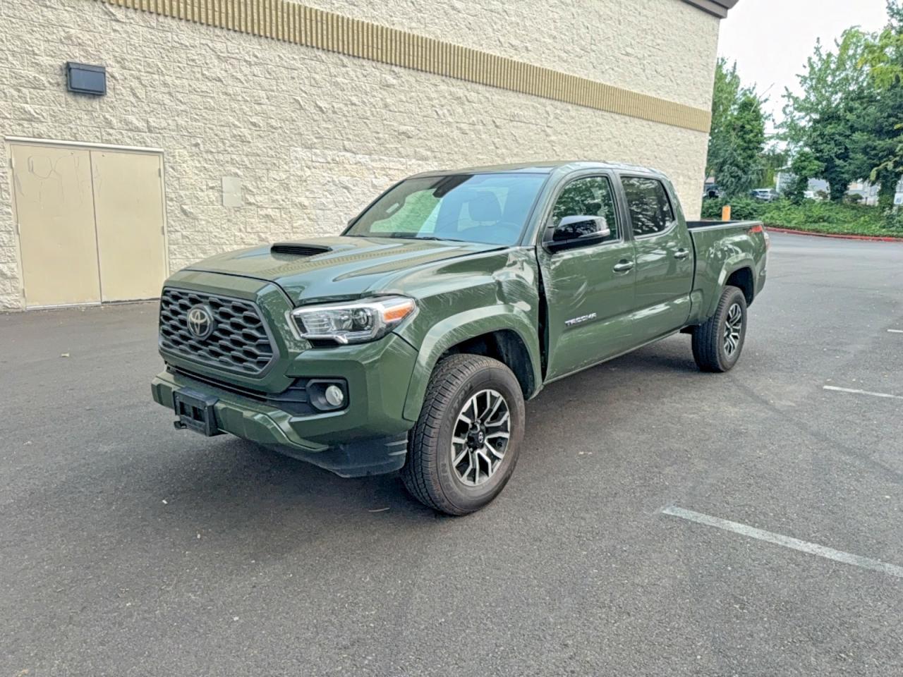 2022 Toyota Tacoma Trd Sport - Image 2