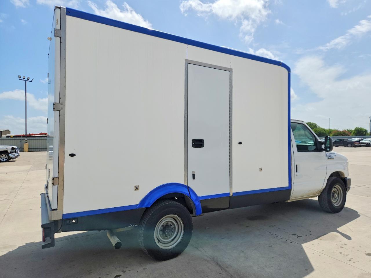 2023 Ford E350 Refrigerated Box Truck - Image 3