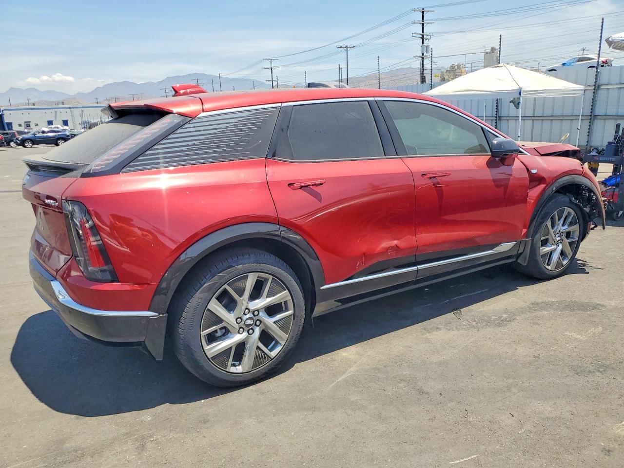 2025 Cadillac Optiq Luxury - Фото 3