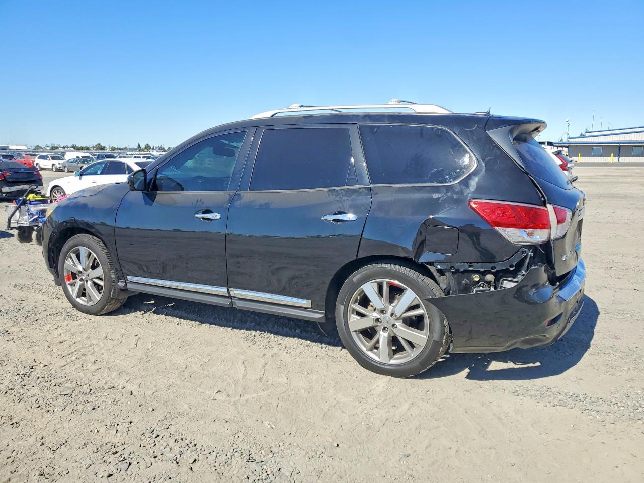 2016 Nissan Pathfinder Platinum - Фото 2