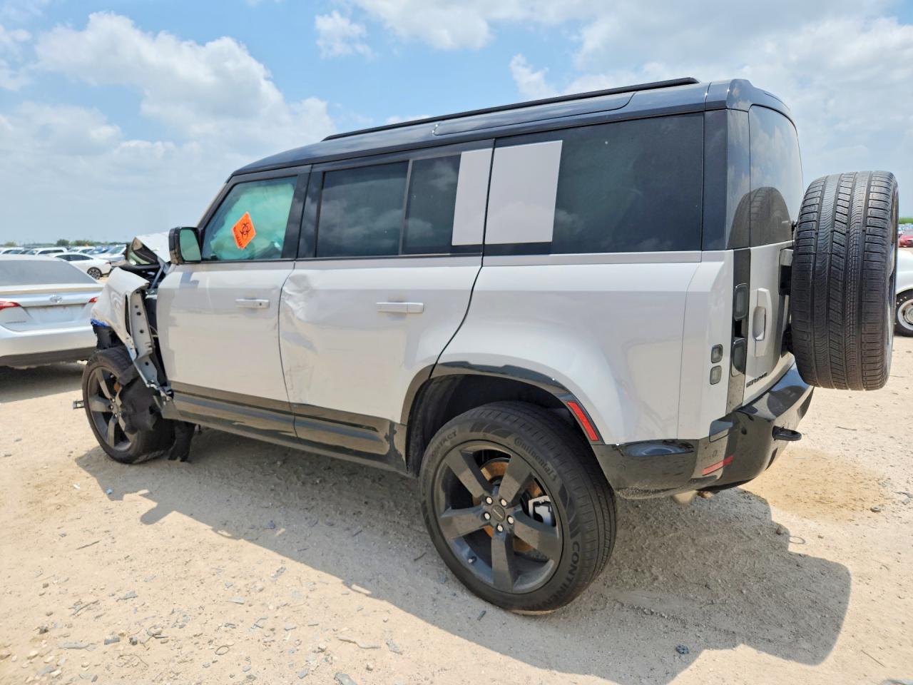 2026 Land Rover Defender 110 X-Dynamic Se - Image 2