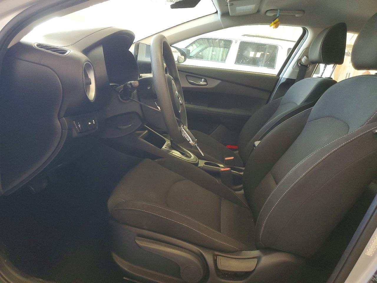 2021 Kia Forte Lxs - Image 7