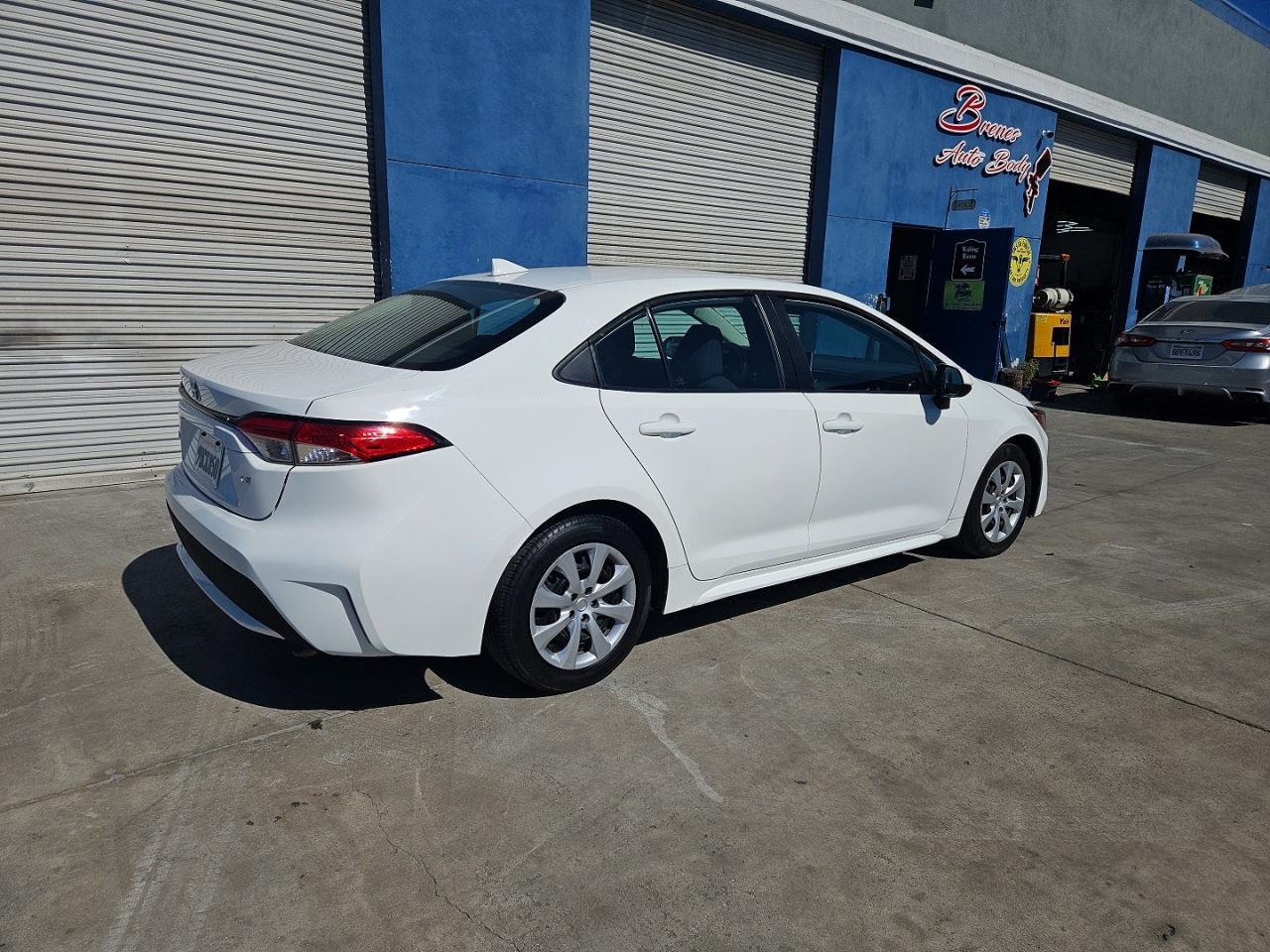 2021 Toyota Corolla Le - Image 4