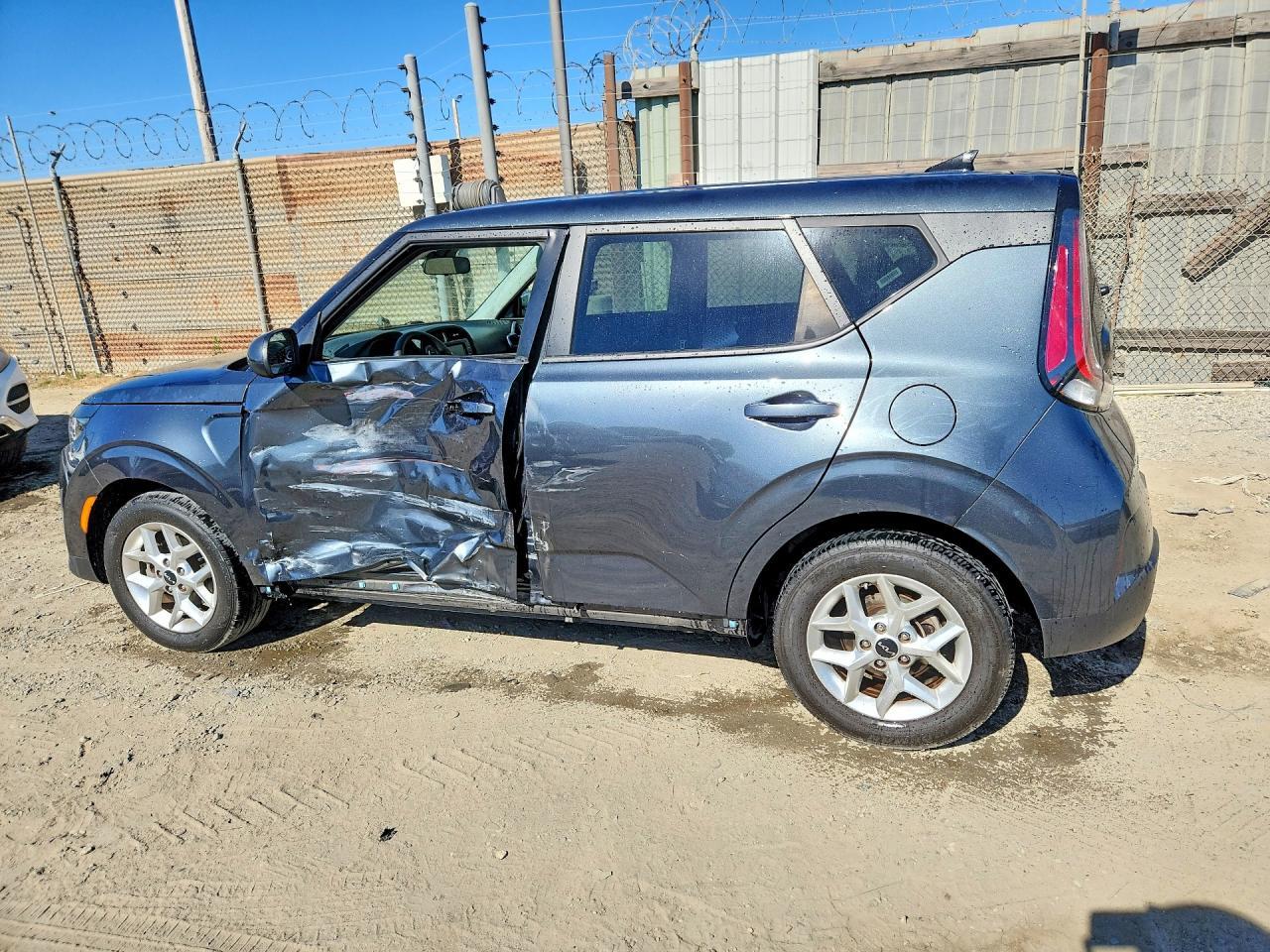 2024 Kia Soul Lx - Image 2