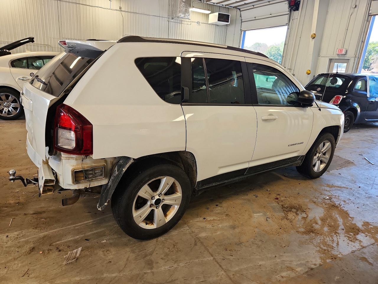 2015 Jeep Compass Sport - Фото 3