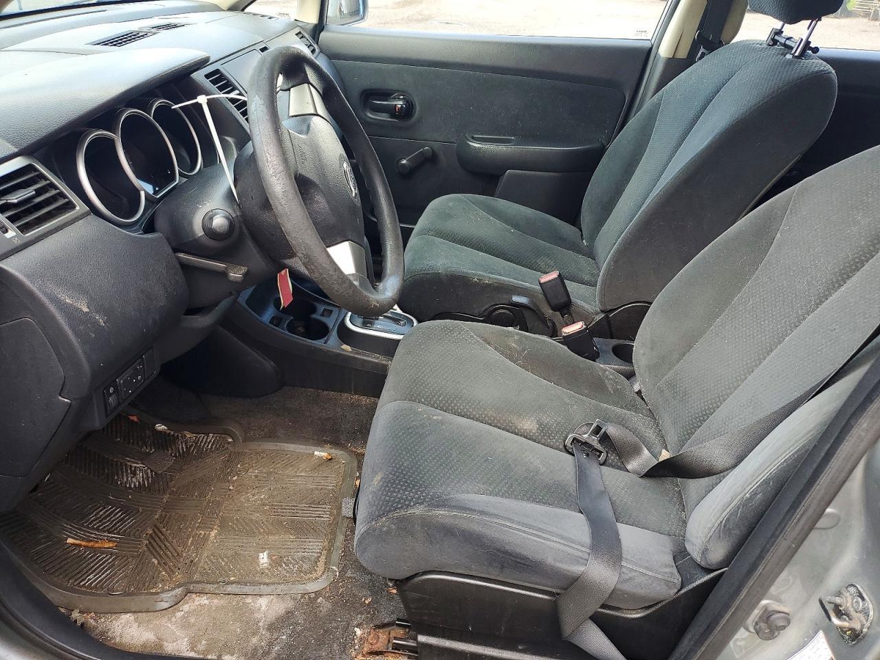 2010 Nissan Versa S - Фото 7