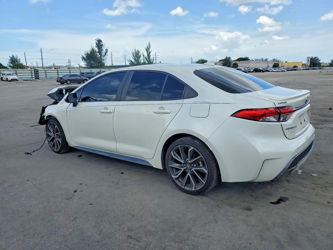 2020 Toyota Corolla Se - Image 2